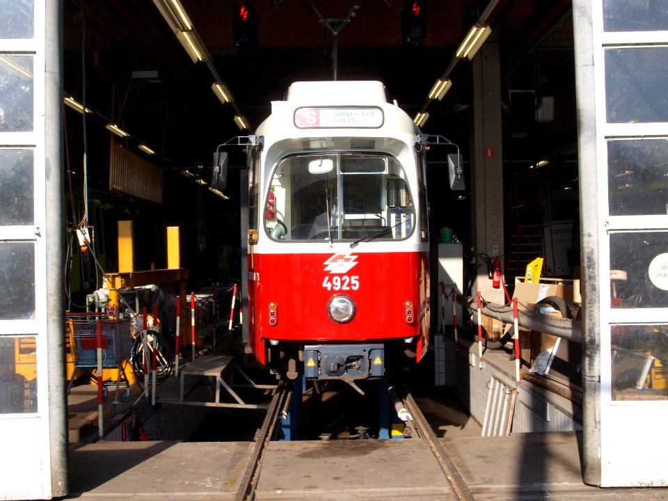 Tram Utrecht Car 4925 pic2