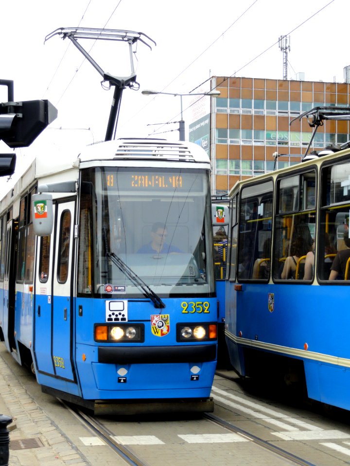Tramline 8 wagon2352 at Breslau