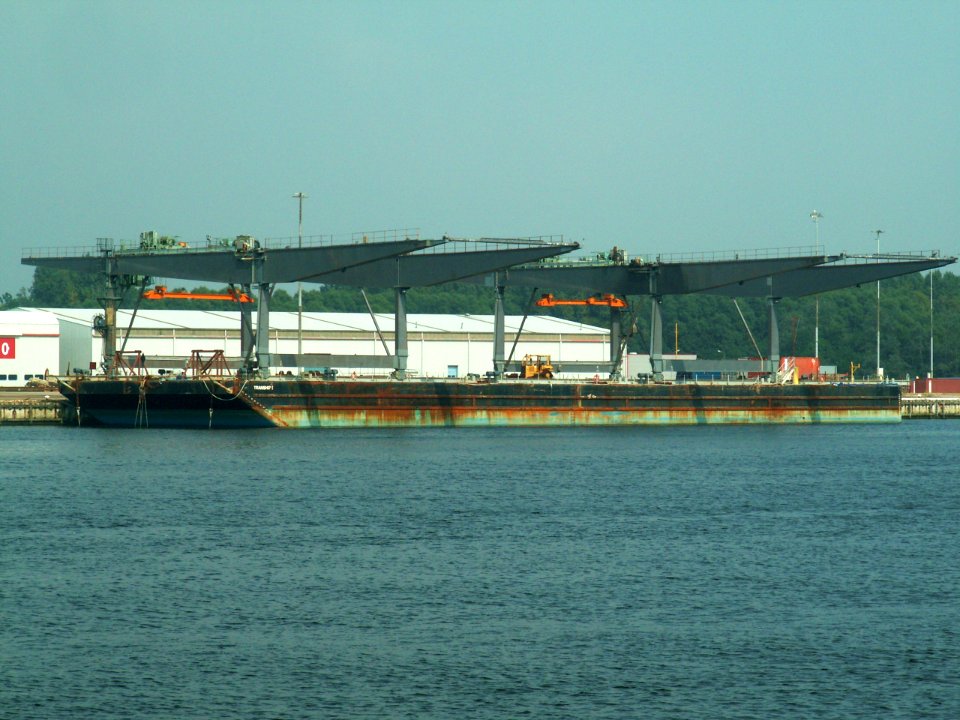 Tranship I Barge Port of Amsterdam 10September2005