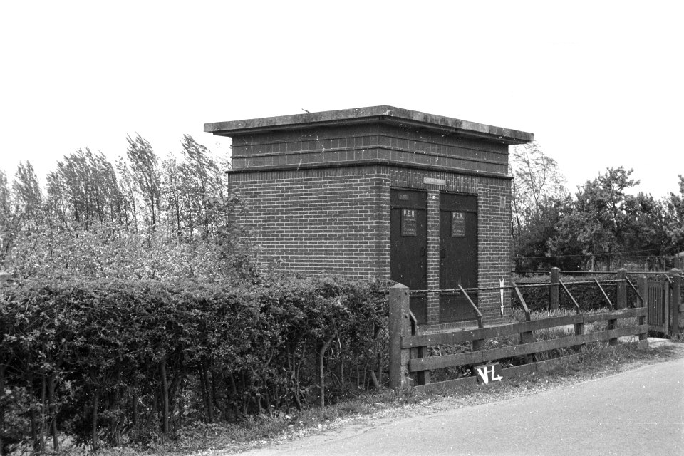 Transformatorhuisje van de PEN te Venhuizen ruilverkaveling Het Grootslag, Bestanddeelnr 170-2111