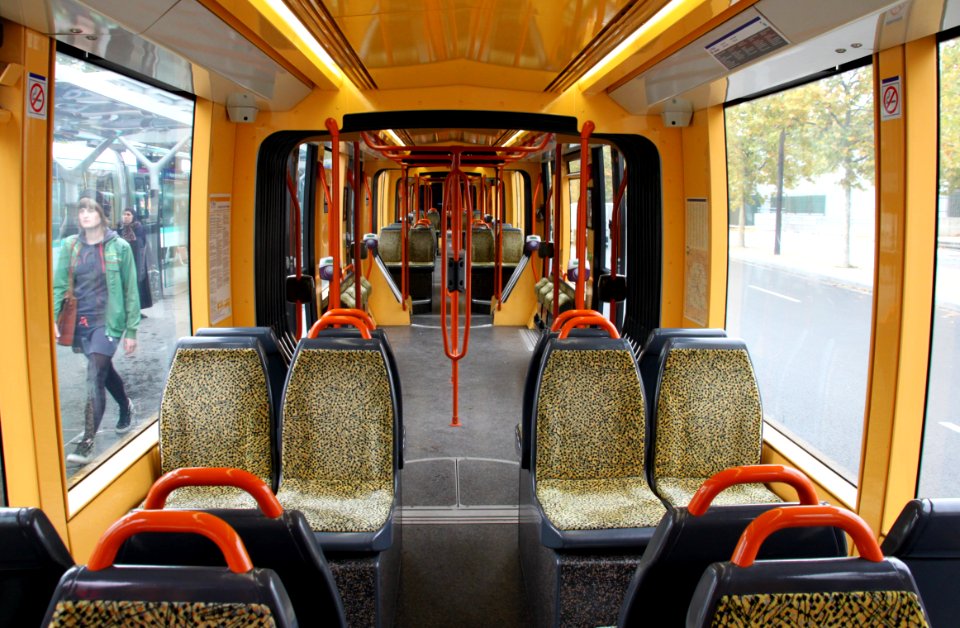 Tramway ligne 2 Paris Citadis 302 interior