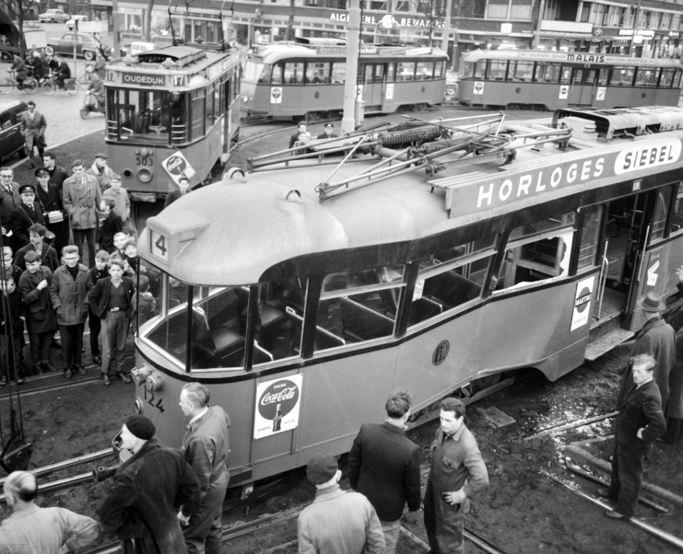 Tramongeluk te Rotterdam op het Marconiplein, Bestanddeelnr 911-0695