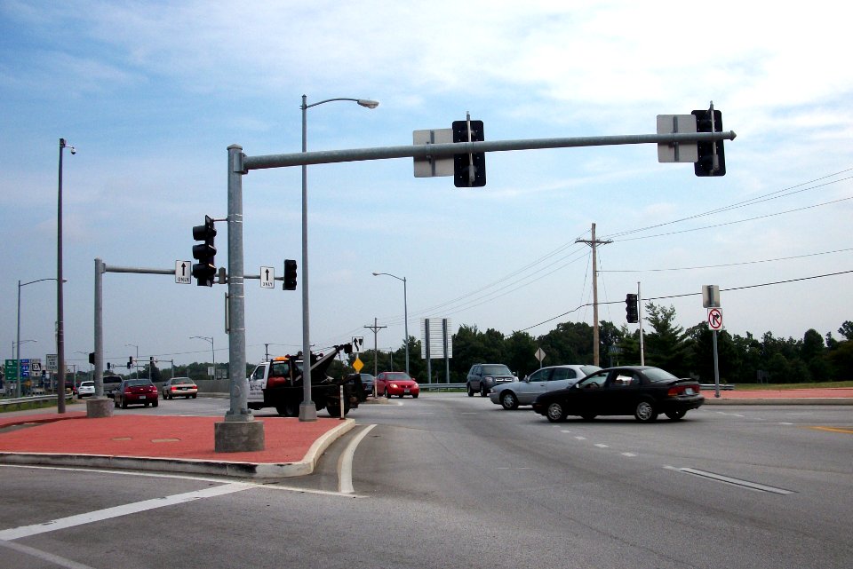 Traffic crossing over at the I-44 and Route 13 interchange, Springfield, Missouri