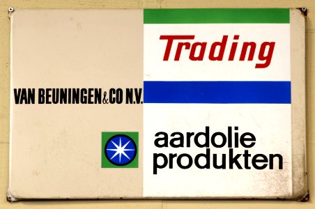 Trading Aardolie Produkten, Enamel advert sign at the den hartog ford museum pic-008