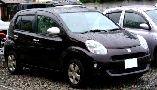 Toyota Passo +Hana