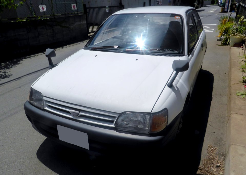 Toyota STARLET SOLEIL (EP82) front