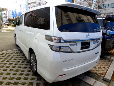 Toyota VELLFIRE 3.5Z GOLDEN EYES II (AH20W) rear