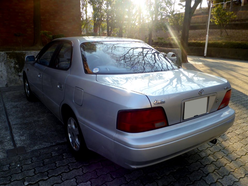 Toyota VISTA Etoile (V40) rear