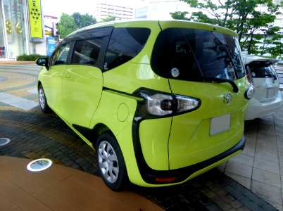 Toyota SIENTA X (DBA-NSP170G) rear