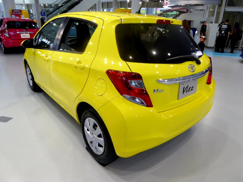 Toyota Vitz 1.3F 2WD (KSP130) rear