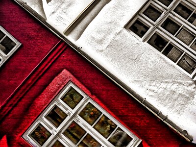 Windows red white