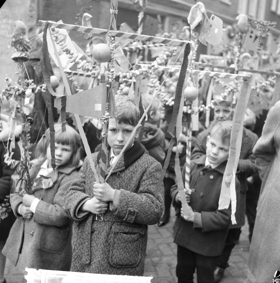 Traditionele paastochten door de Jordaan, Bestanddeelnr 916-2064