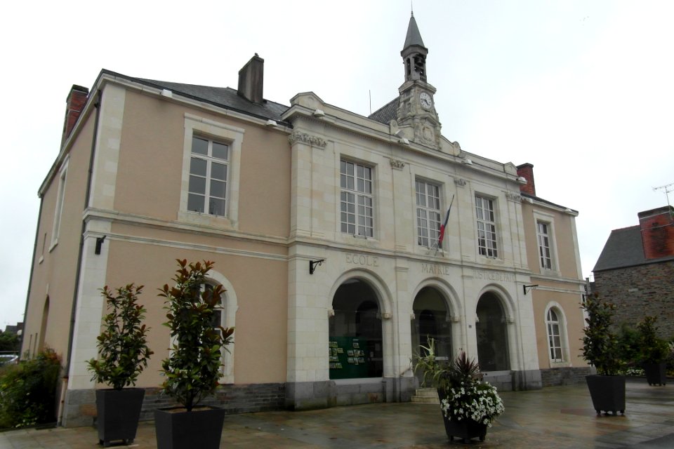 Town hall of Bain-de-Bretagne