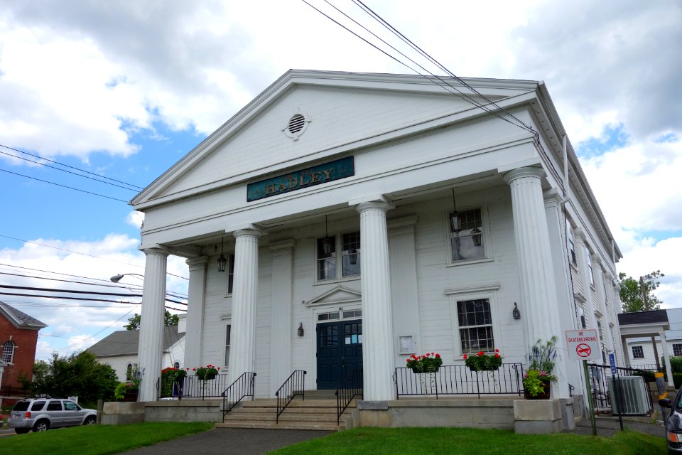 Town Hall - Hadley, Massachusetts - DSC07595