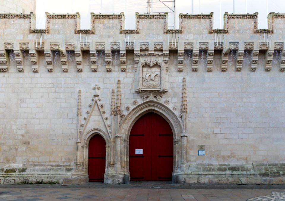 Town hall La Rochelle main entrance
