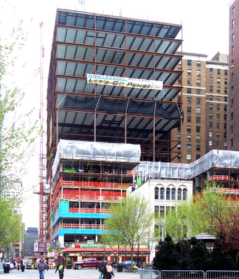 Tower Two-Sixty under construction, 2015-04-23
