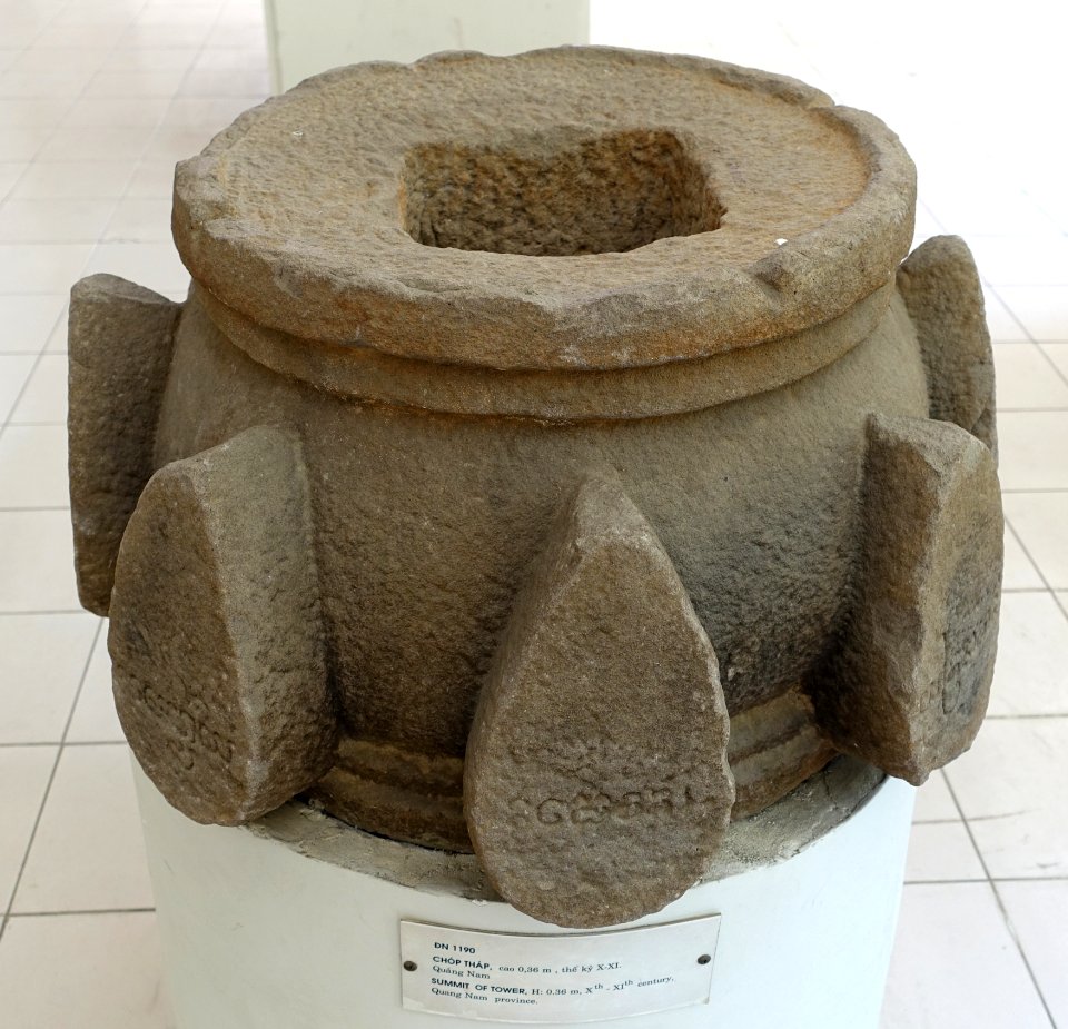 Tower Summit, 10th-11th century, Quang Nam - Museum of Cham Sculpture - Danang, Vietnam - DSC01909