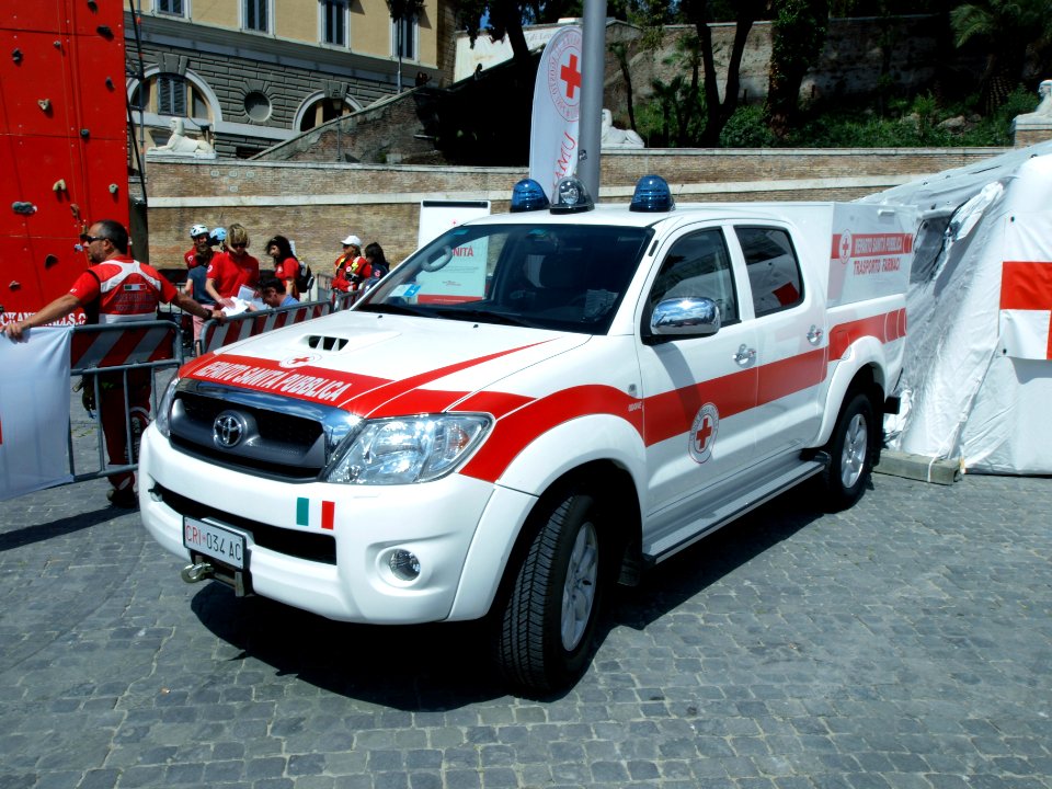 Toyota Odone Ambulanza, Reparto Sanitá Transporto Farmaci in Rome pic4