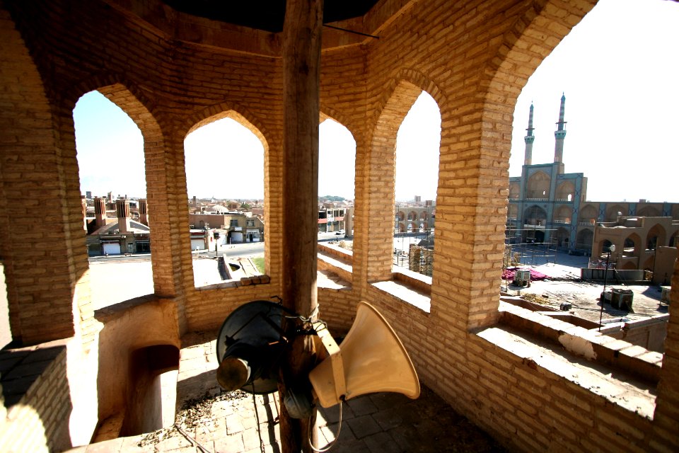 Tower of the muezzin on Amir Chakhmaq Mosque