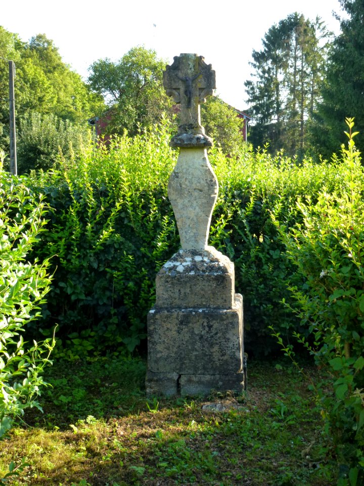 Tourteron (Ardennes) croix de chemin, sortie la Sabotterie, MH