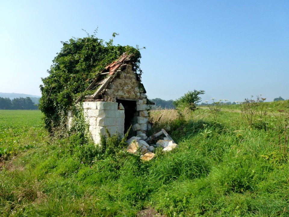 Tournehem-sur-la-Hem (Pas-de-Calais) Guémy, oratoire en ruine
