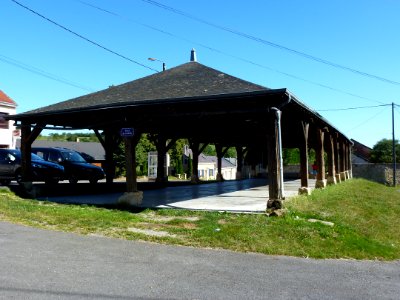 Tourteron (Ardennes) halle (1)