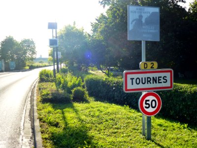 Tournes (Ardennes) city limit sign