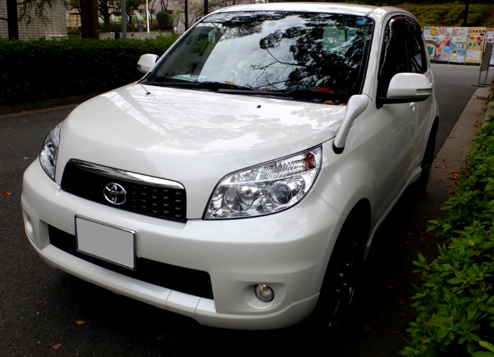 Toyota Rush G (J210E) front
