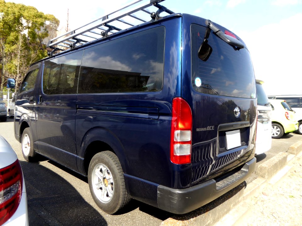 Toyota REGIUS ACE SUPER GL (H200) rear