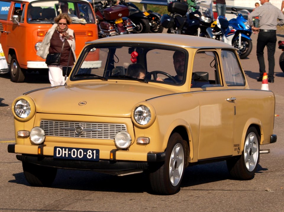 Trabant 601S dutch licence registration DH-00-81 pic1