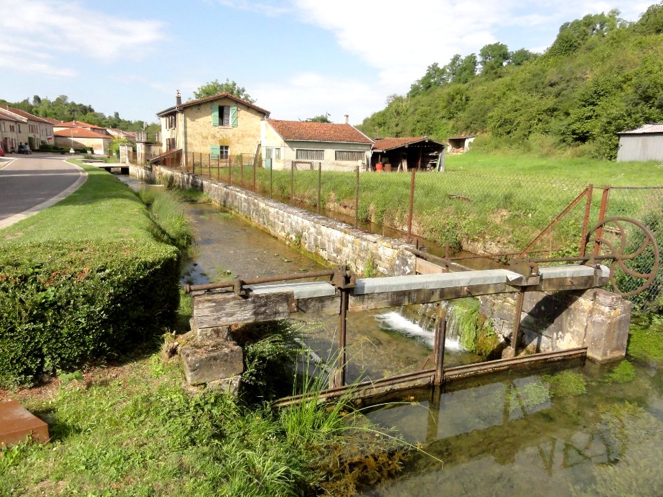 Trémont-sur-Saulx (Meuse) ruisseau Saint-Sébastien, moulin