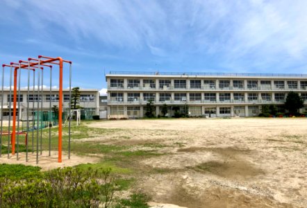 Toyota-City-Unebe-Elementary-School-1