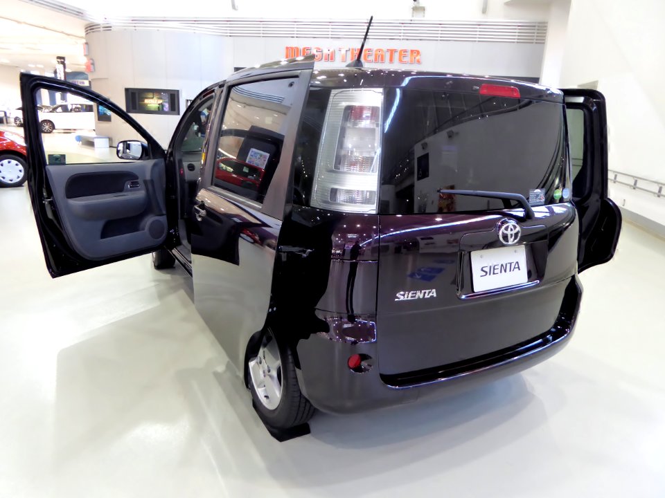 Toyota SIENTA 1.5DICE-G 2WD (NCP80G) rear