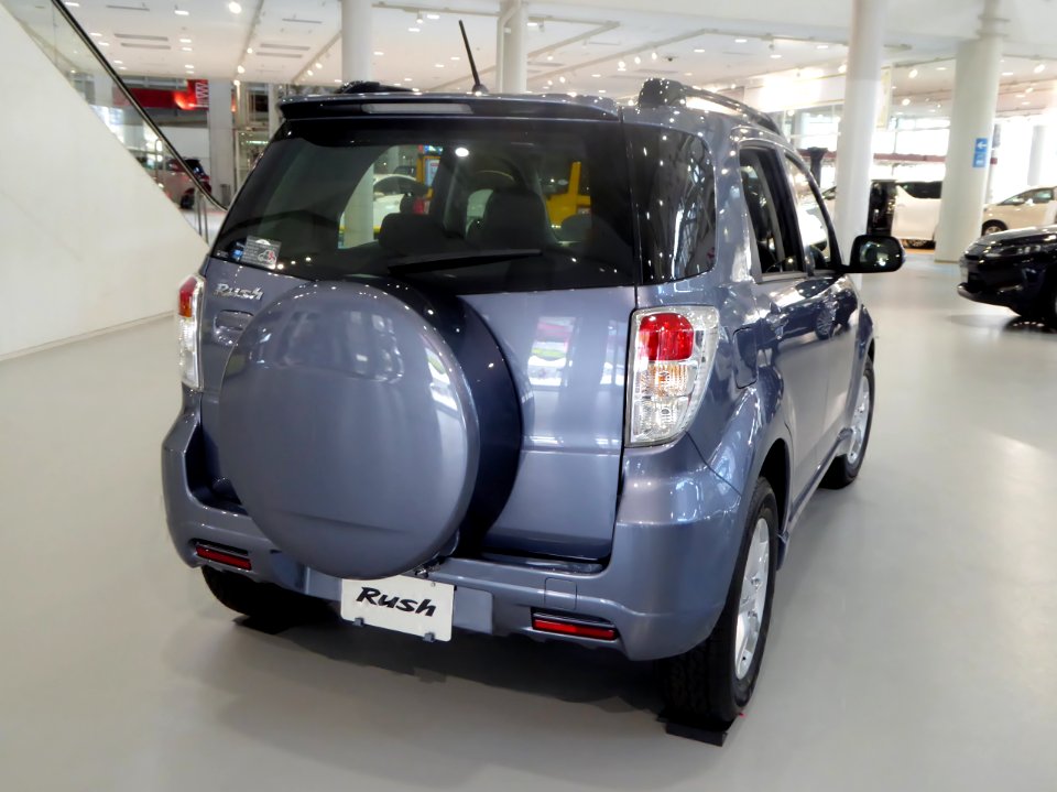 Toyota Rush G "L Package" 4WD (J210E) rear