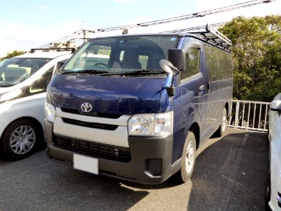 Toyota REGIUS ACE SUPER GL (H200) front