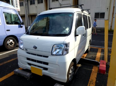 Toyota PIXIS VAN CRUISE (S321M) front