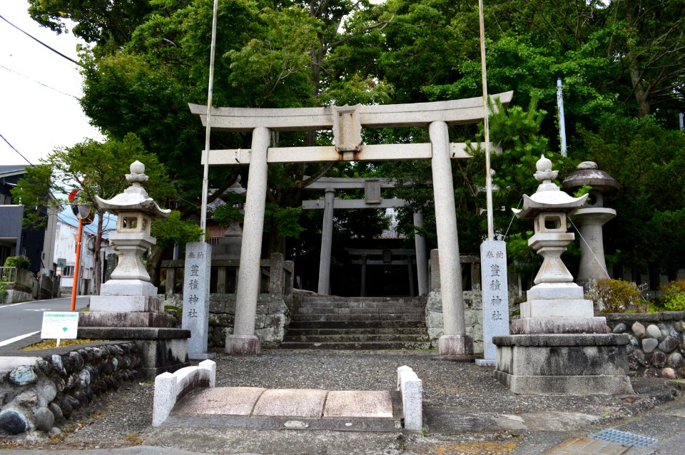 Toyozumi-jinja torii