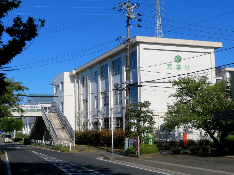 Toyota-City-Motoshiro-Elementary-School-1