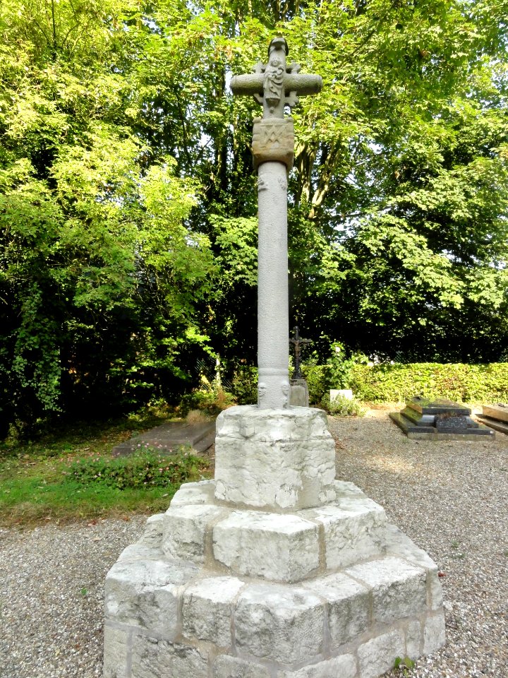 Trémauville (Seine-Mar.) croix de cimetière, verso
