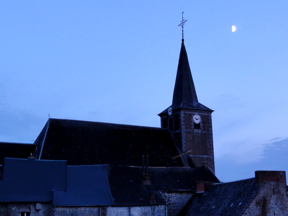 Trélon (Nord, Fr) église au clair de lune