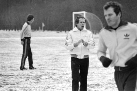 Training Nederlands voetbal-elftal in Zeist, trainer elftal van Nederland Rob Ba, Bestanddeelnr 931-3320