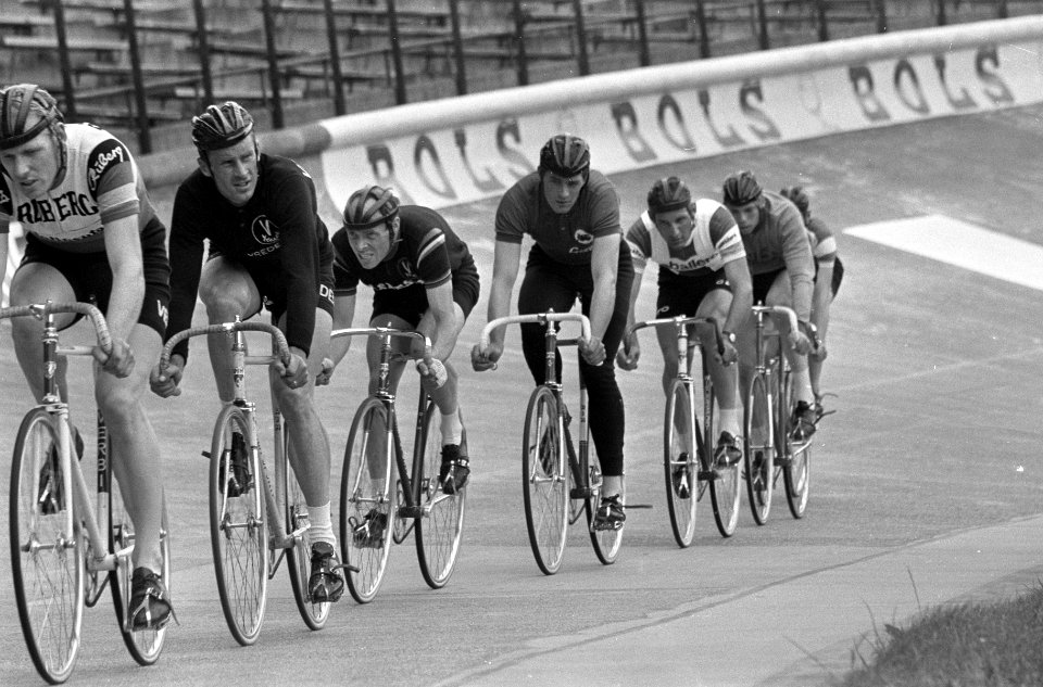 Training Nederlandse kampioenschappen Wielrennen in Olympisch Stadion . Achter d, Bestanddeelnr 920-5419