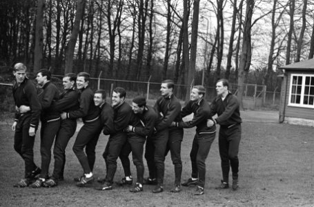 Training Nederlands eljtal Zeist, Kemper, Suurbier, Van der Kuilen, Israel, Flin, Bestanddeelnr 920-0527