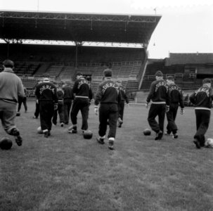 Training Nederlands elftal voor de wedstrijd Nederland tegen Oostenrijk, Bestanddeelnr 908-9777