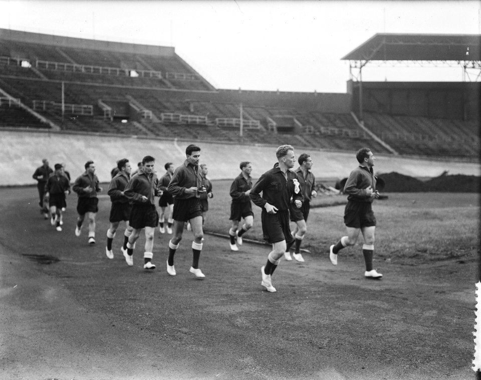 Training Nederlands elftalploeg in Olympisch Stadion, Bestanddeelnr 905-9073