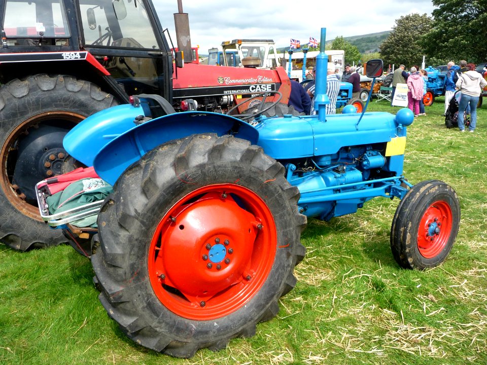 Tractors at Kilnsey Show 08