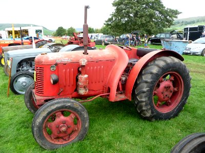 Tractors at Kilnsey Show 06