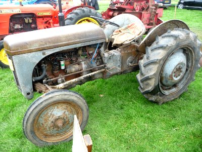 Tractors at Kilnsey Show 05