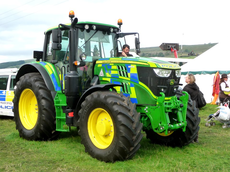 Tractors at Kilnsey Show 01
