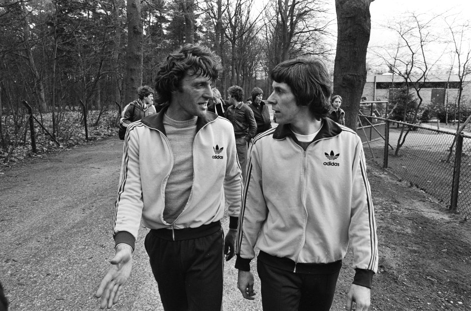 Training Nederlands elftal in Zeist i.v.m. wedstrijd tegen Frankrijk, spelers ve, Bestanddeelnr 931-3937